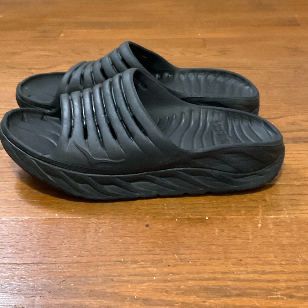 HOKA ONE ONE RECOVERY BLACK SLIDES VGUC WOMENS 10 MENS 8 - Picture 4 of 8